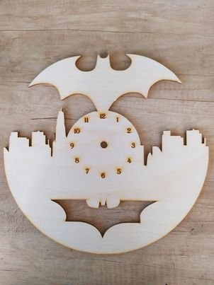 Ξύλινο υλικό ρολογιού – Batman 2