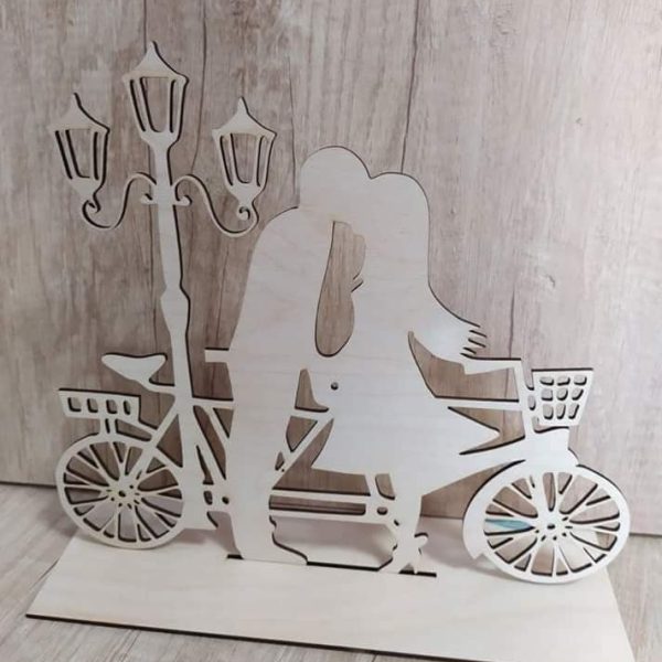 Ξύλινο σταντ ζευγάρι με ποδήλατο